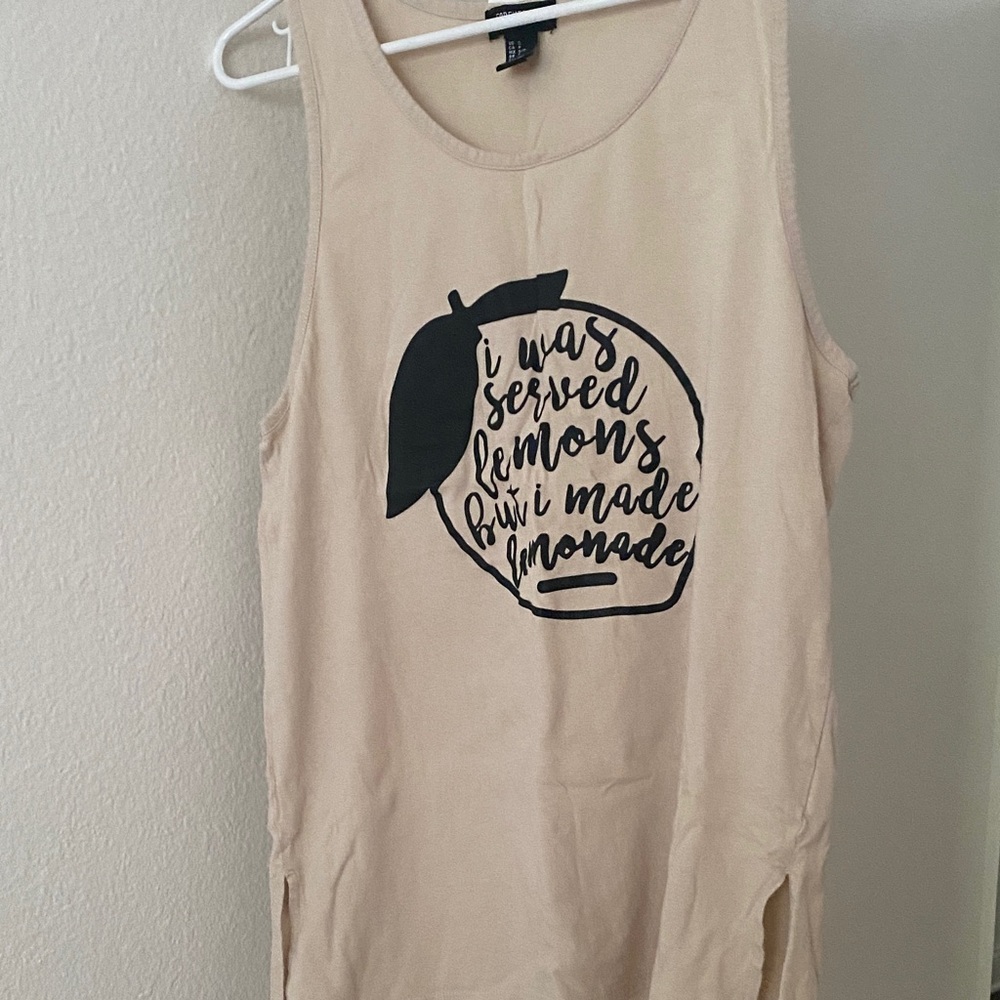 Beyoncé graphic Tee small